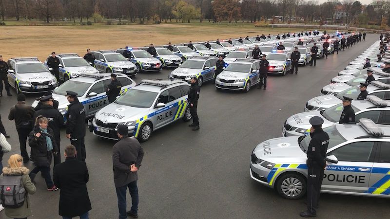 Policisté převzali 80 nových aut, mohou mít i rám před nárazníkem